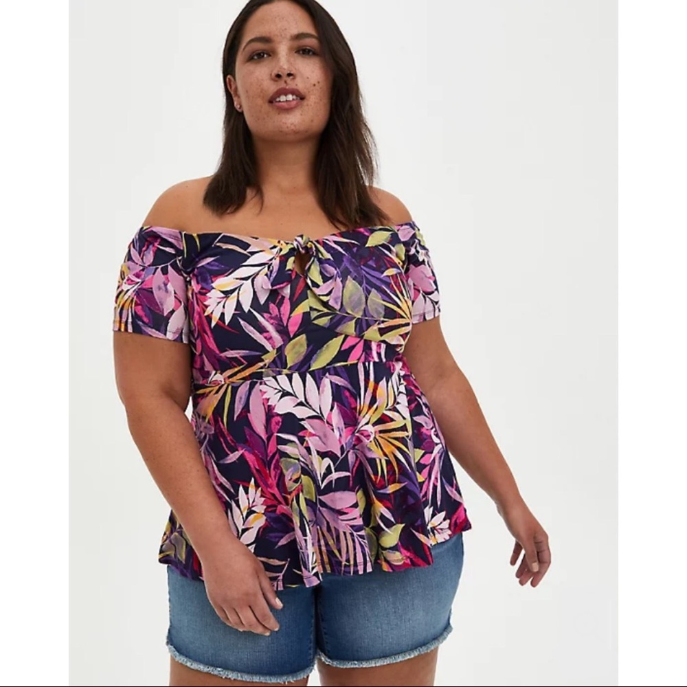 NWT TORRID Leaves Off Shoulder Bow Front Top - Picture 2 of 10